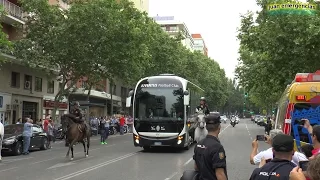 Arrivo autobus  della Juventus allo stadio Santiago Bernabeu 13 05 2015