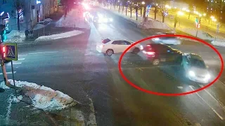 ДТП в Серпухове. Почти проскочил (видео со звуком). 06 марта 2018г.