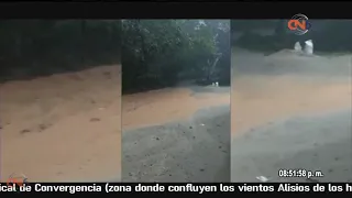 Habitantes de la sierra de Tecpan captan el momento de las intensas lluvias que destruyeron los cami