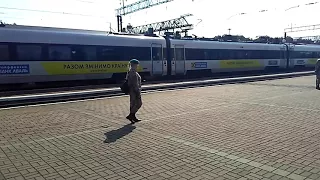 У Мостиська-2 прибув потяг без Саакашвілі