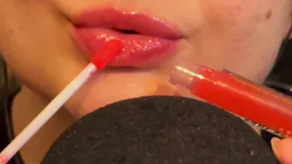 ASMR: APLICANDO MUITO GLOSS COM SONS DE BOCA MOLHADOS