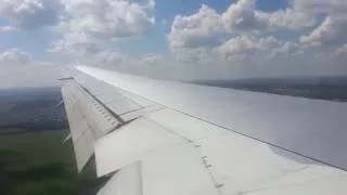 Посадка AZUR AIR в аэропорту Домодедово