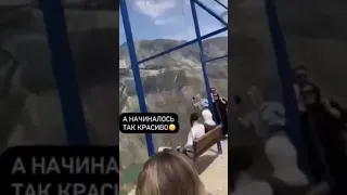 В Дагестане две девушки, катаясь на качелях, сорвались вниз Сулакского каньона. +1 фобия