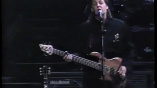 Paul McCartney Live At The Rosemount Horizon, Chicago IL, USA (Sunday 3rd December 1989)