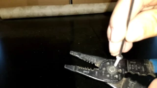 How to use a screw cutter (wire stripper type)