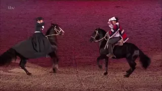 Palmas de Peñaflor en la clausura del 90 Aniversario de la Reina Isabel II