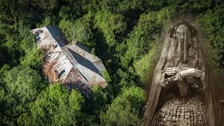 Atklājiet rāpojošas 40 gadus pamestas meža savrupmājas noslēpumus