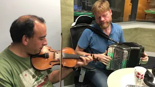 Danny O'Mahony & fiddler Sean Abeyta - live on "Trip to the Cottage" Oct 7th, 2019.
