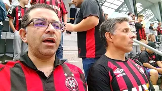 Torcida do Atlético Paranaense incomodada com a mancha ! Um dos vídeos mais engracados dos últimos a