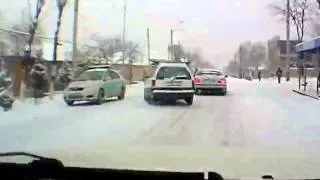 NEW near car accident on icy road in Russia!ДТП около аварии