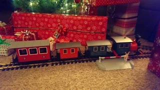 Big Boy's Toys: Model Trains Around The Christmas Tree