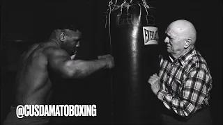 Cus D'Amato 5 punch combination workout session - Willie Bag