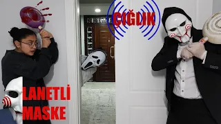 SİHİRLİ MASKELİ ADAMLA BİRLİKTE EVDEN KAÇTIK