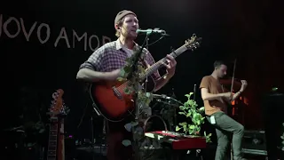 Novo Amor live