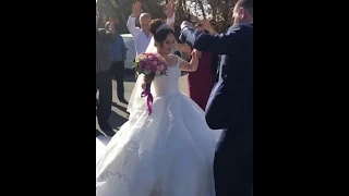 Невеста приветствует гостей / Традиционная армянская свадьба в Ереване 2018 /Армянская музыка