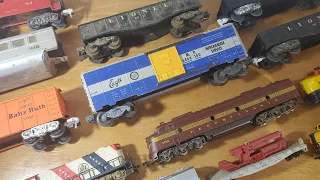 Small Train Show Pick Up of HO Trains Locomotives & Estate find w/ some Lionel Car including a 6464