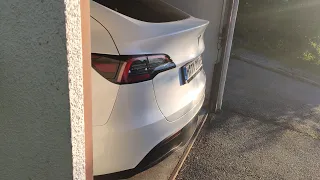 (live) Tesla Model Y 130 kmh