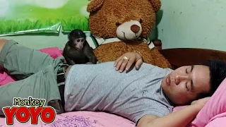 Dad pretends to sleep and see what YoYo JR will do