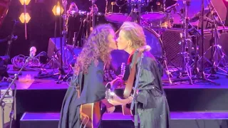 Intro, full song & kiss! 💋 Closer to Fine (Indigo Girls cover) Brandi & Catherine Carlile - RR