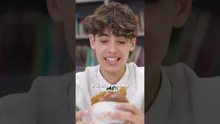 British Highschoolers try Popeyes!