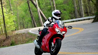 Riding the Tail of the Dragon as Slow As Possible on a 2014 VFR800