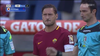 Totti entra in campo per l'utima volta - Roma.Genoa 2016/17