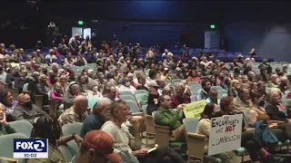 Oakland residents air frustrations to city leaders over crime at community meeting