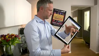 Der iPad Magier Simon Pierro empfiehlt die Varieté Benefiz Gala des MAGIC MAN - iPad Zaubertrick