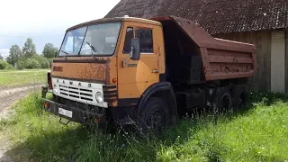 Старые советские автомобили | Самосвал КамАЗ-55111 | Ретро техника под открытым небом