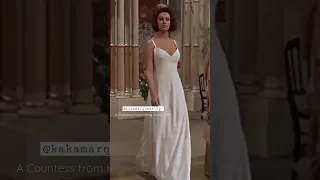 Sophia Loren "A Countess from Hong Kong,1967". Magnífico vestido branco elegante,simples e sensual ❤