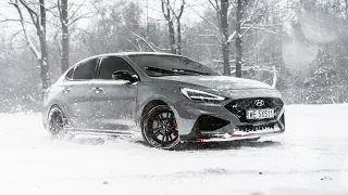 Hyundai i30 N fastback - Стрельба по хот-хэтчам зимой!? | Мото тест на зрение