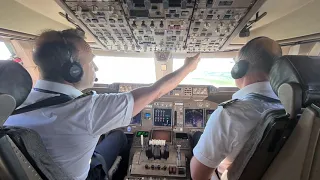 BOEING 747-400, Softly  LAND At Atlanta Airport.  cockpit view, beautiful day!