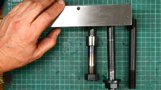 Extracting and replacing a lathe tool post bolt