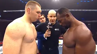 Russian Giant knocked out a huge Brazilian fighter! Brutal knockout in clash of the titans!