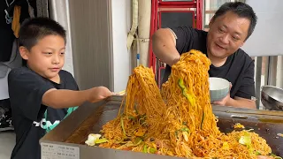 Make teppanyaki instant noodles for son today