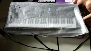 Unboxing Yamaha PSR-E373