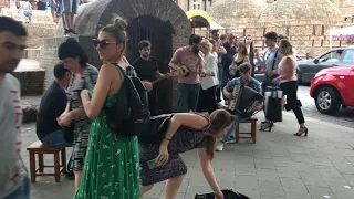 Национальная грузинская музыка на улицах Тбилиси