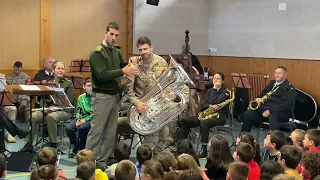 Banda de Música da Escola Naval Militar de Marín no CEIP Plurilingüe do Carballal de Marín