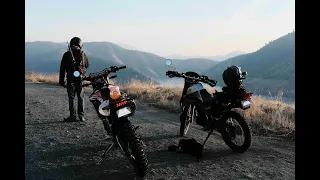 Back Roads on a Dual Sport Motorcycle // YAMAHA XT225 // HONDA CRF450L