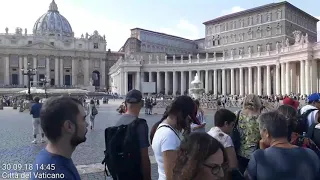 километровая очередь в собор святого Петра в Ватикане