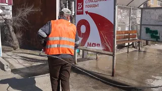 Автобусные остановки в Вольске моют и обеззараживают