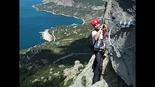 Виа феррата на горе Ильяс Кая в Ласпи в Крыму. Via ferrata on Mount Ilyas Kaya in Laspi in Crimea.