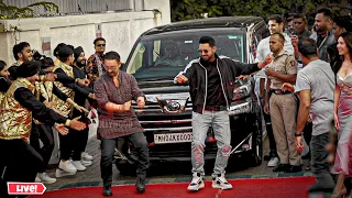 Aamir Khan, Gippy Grewal, Sonam Bajwa Started Dancing LIVE in Public at Carry On Jatta 3 Trailer