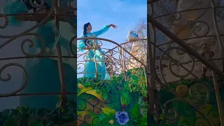 Disneyland Paris, Jasmine, Belle, Snow White, Merida, Princesses and flowers, Disney Stars on Parade