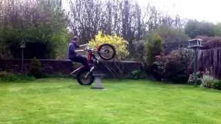 My 360 wheelie on a beta 300 trials bike! No hoping no stopping! #trials #oldie