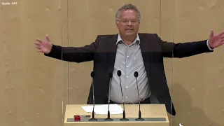 Gerald Hauser - Entnahme von Problemwölfen muss ermöglicht werden!