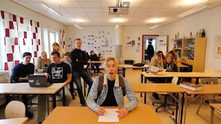 GÅR I SKOLAN EN DAG