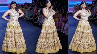 The Showstopper Queen Mannara Chopra Her Confidence and Stage Presence Joyful & Energetic | BFW