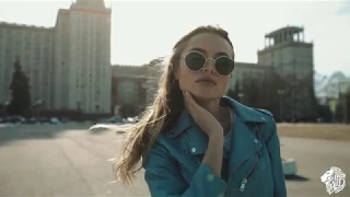 Girl on the Sparrow Hills, Moscow / Девушка на Воробьевых горах by Dark Studio