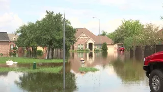 Homes still flooded by swollen Brazos River